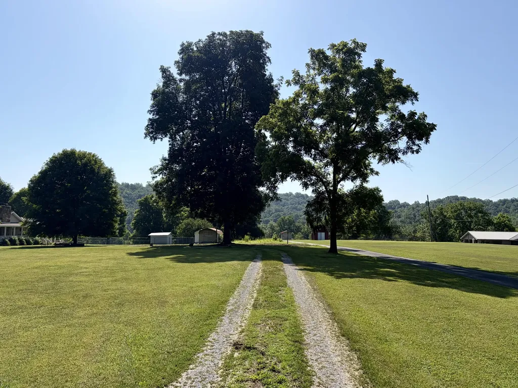 4302 E 904 Highway Williamsburg KY 40769