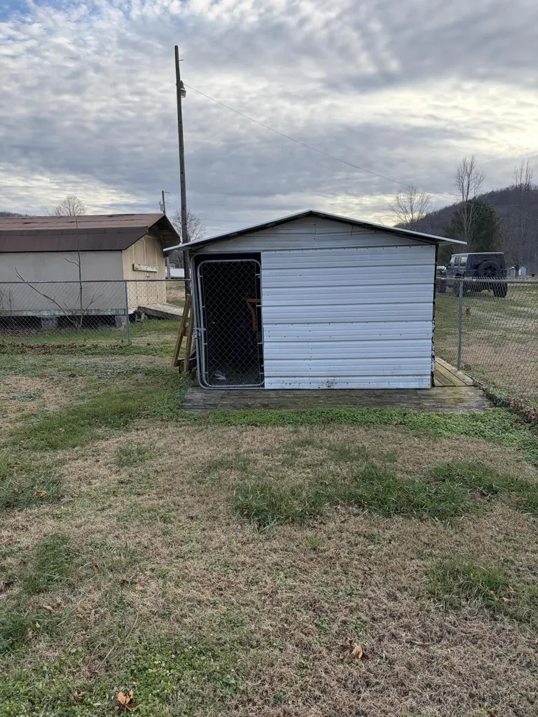 4302 E 904 Highway Williamsburg KY 40769