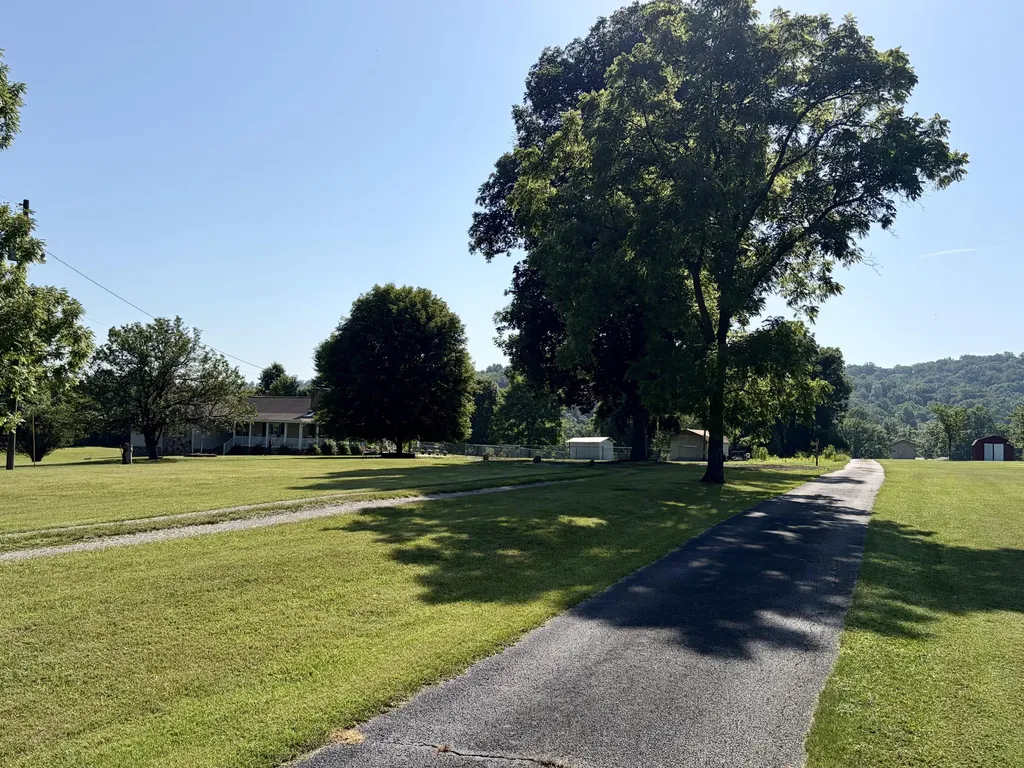 4302 E 904 Highway Williamsburg KY 40769