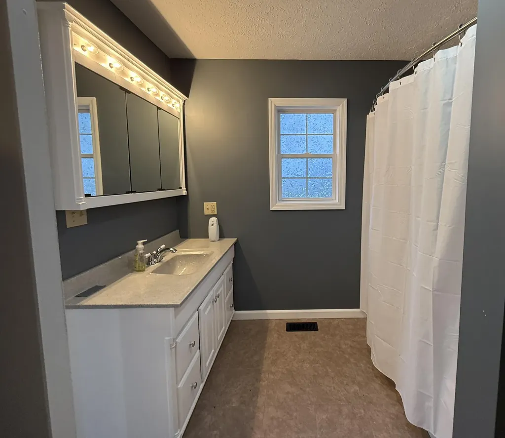 1543 W Tunnel Hill Road Owingsville KY 40360