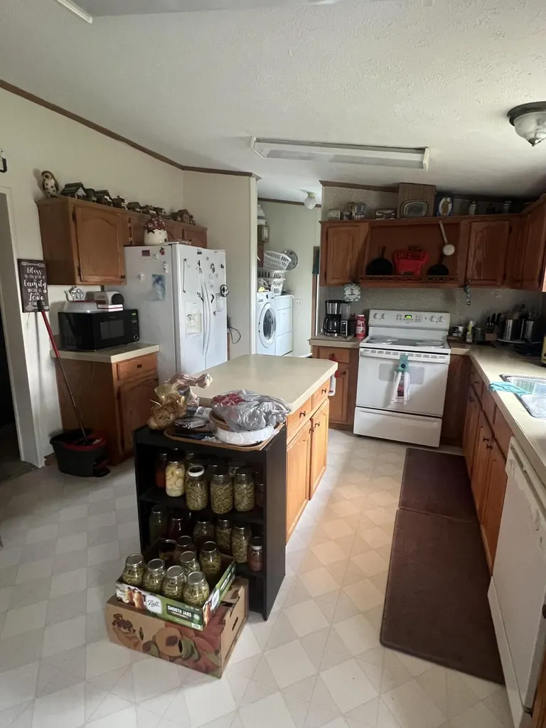704 Cardwell Road Harrodsburg KY 40330