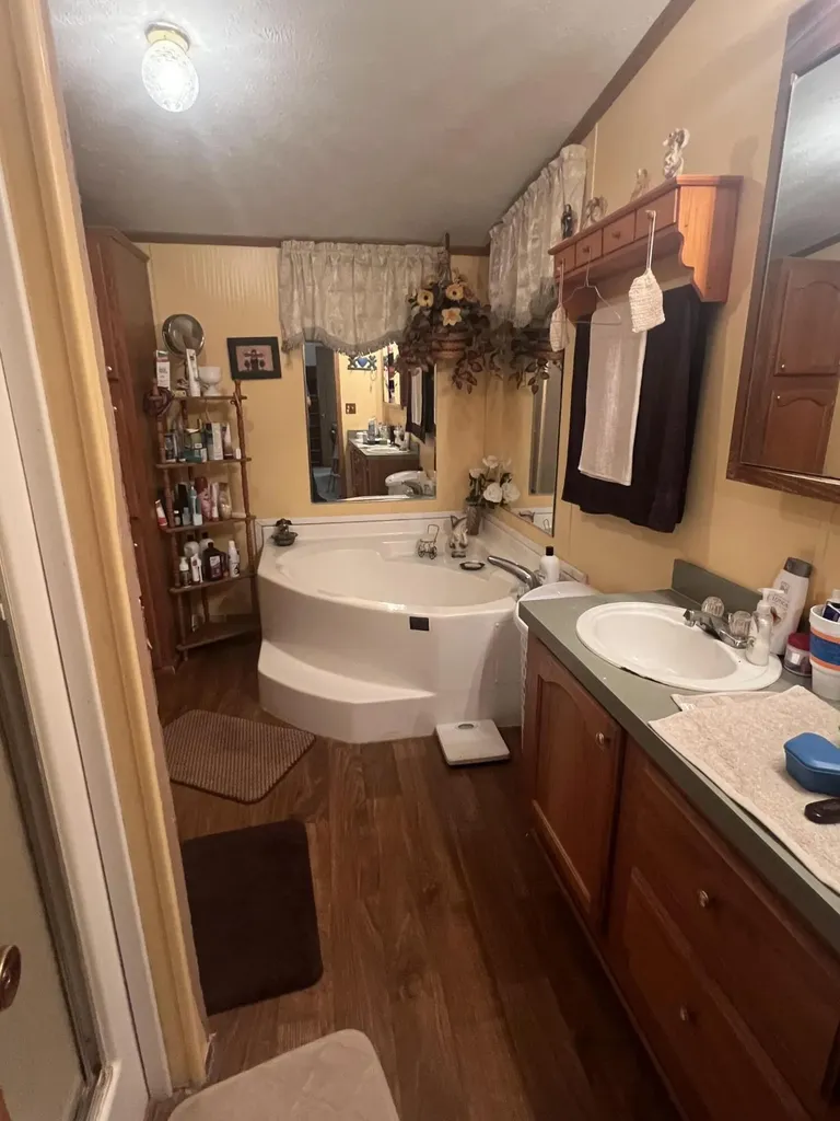 704 Cardwell Road Harrodsburg KY 40330