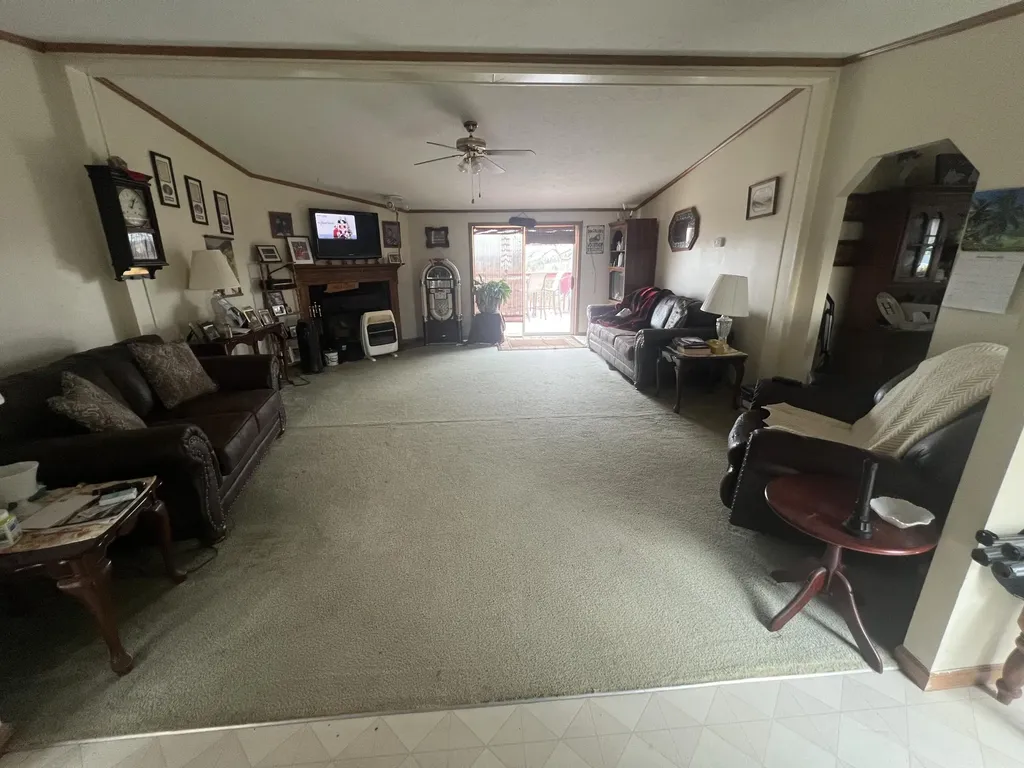 704 Cardwell Road Harrodsburg KY 40330