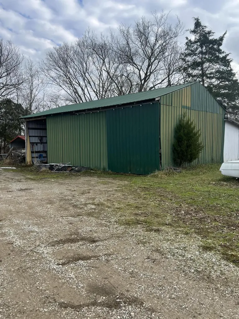 704 Cardwell Road Harrodsburg KY 40330