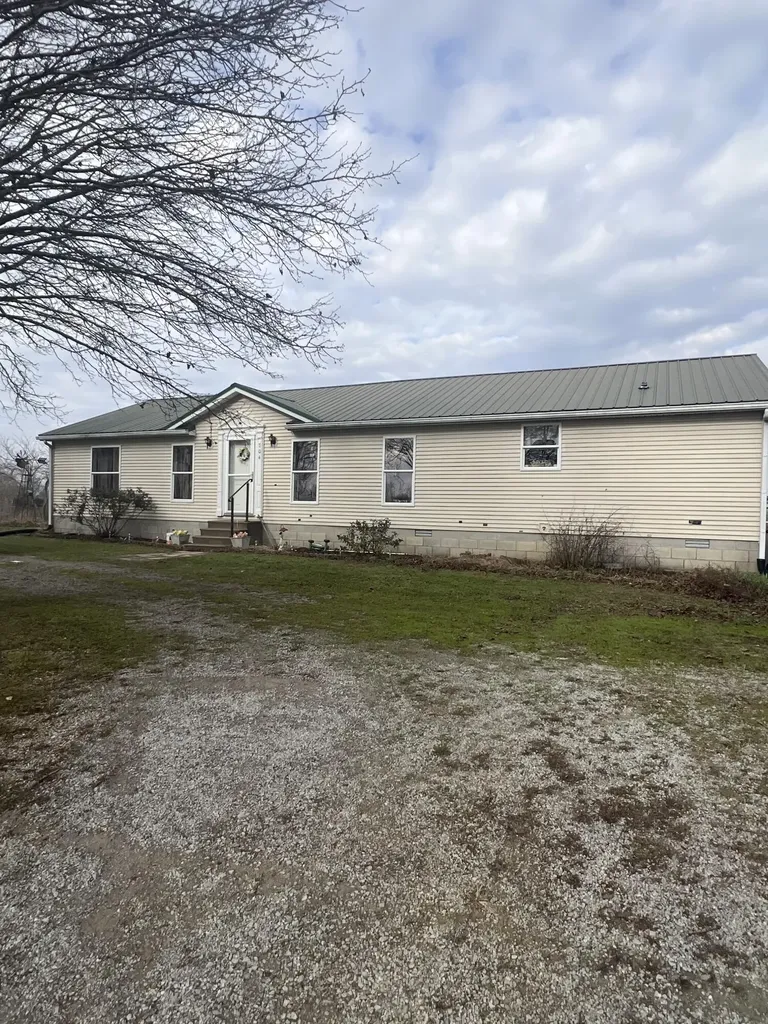 704 Cardwell Road Harrodsburg KY 40330