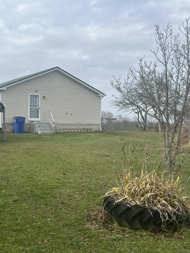704 Cardwell Road Harrodsburg KY 40330