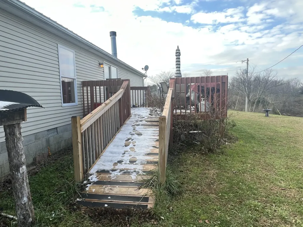 704 Cardwell Road Harrodsburg KY 40330