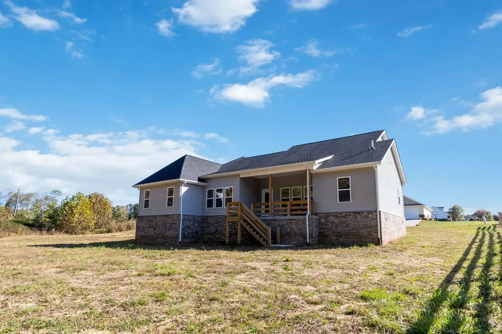 108 Patriot Drive Science Hill KY 42553