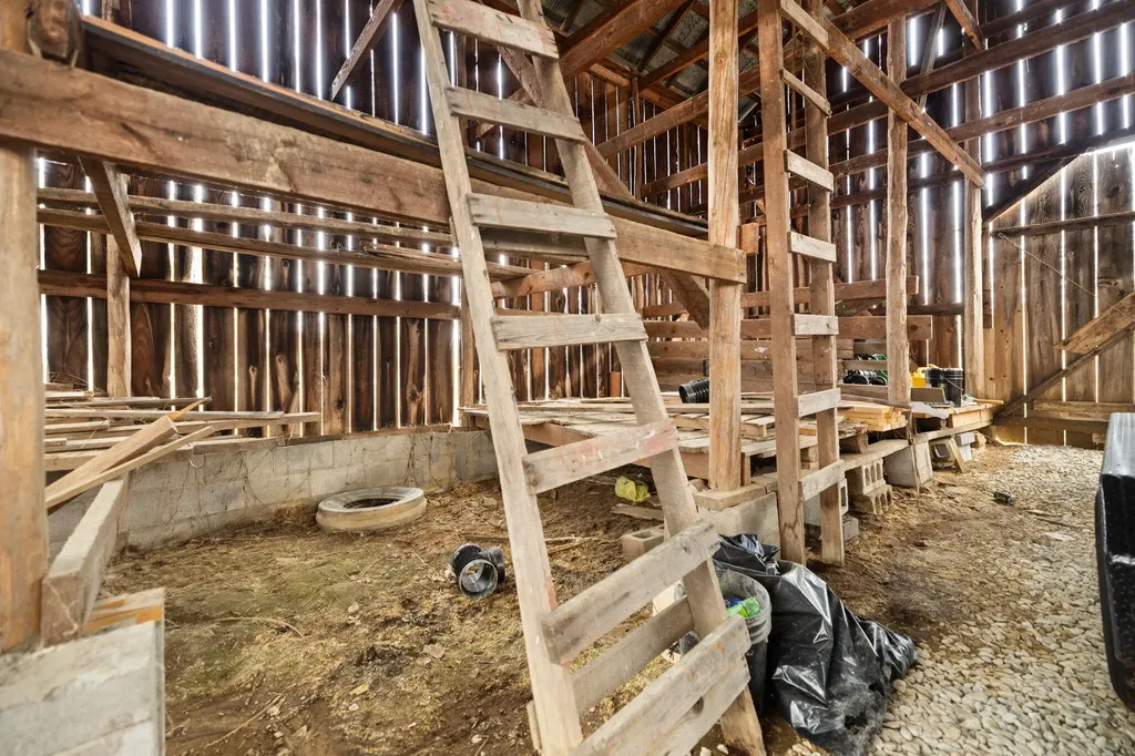 9999 E Laurel Road London KY 40741