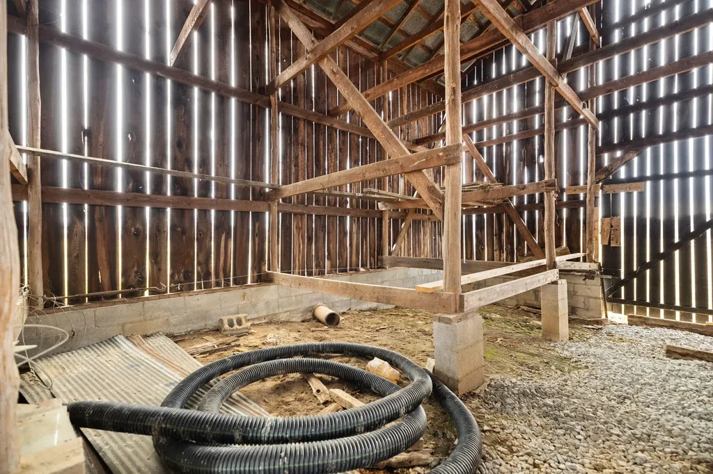 9999 E Laurel Road London KY 40741