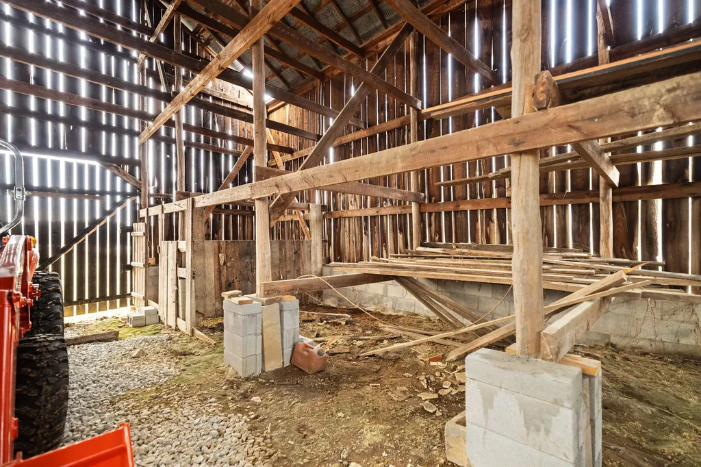 9999 E Laurel Road London KY 40741