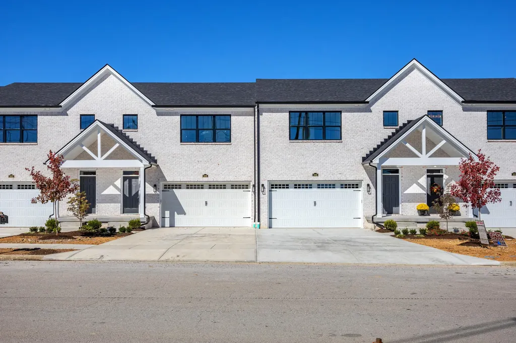 1003 Lauderdale Drive Nicholasville KY 40356