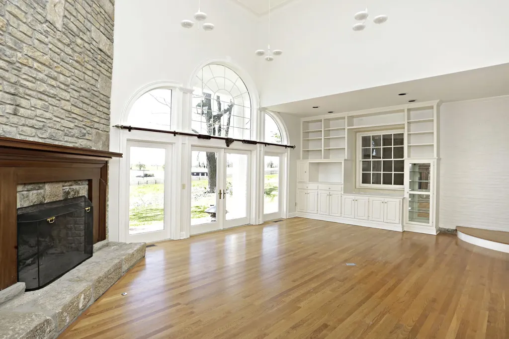 2600 Paynes Mill Road Versailles KY 40383