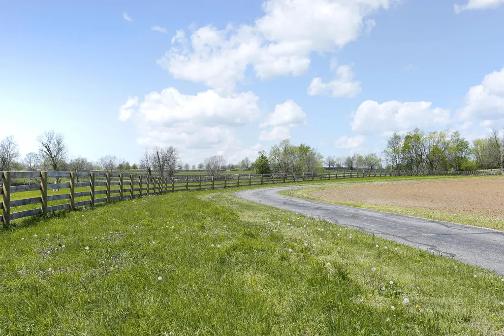 2600 Paynes Mill Road Versailles KY 40383