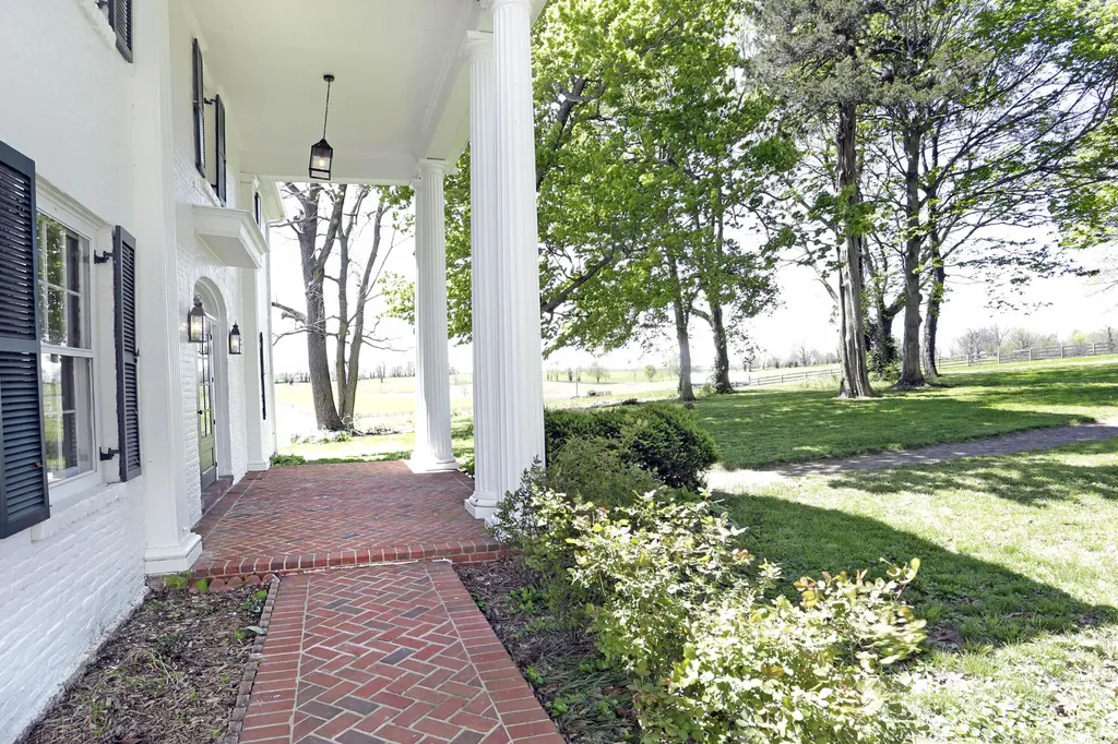 2600 Paynes Mill Road Versailles KY 40383