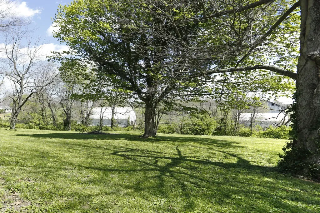 2600 Paynes Mill Road Versailles KY 40383