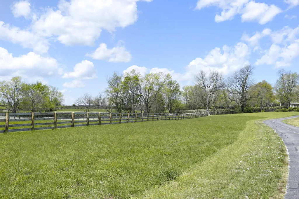 2600 Paynes Mill Road Versailles KY 40383