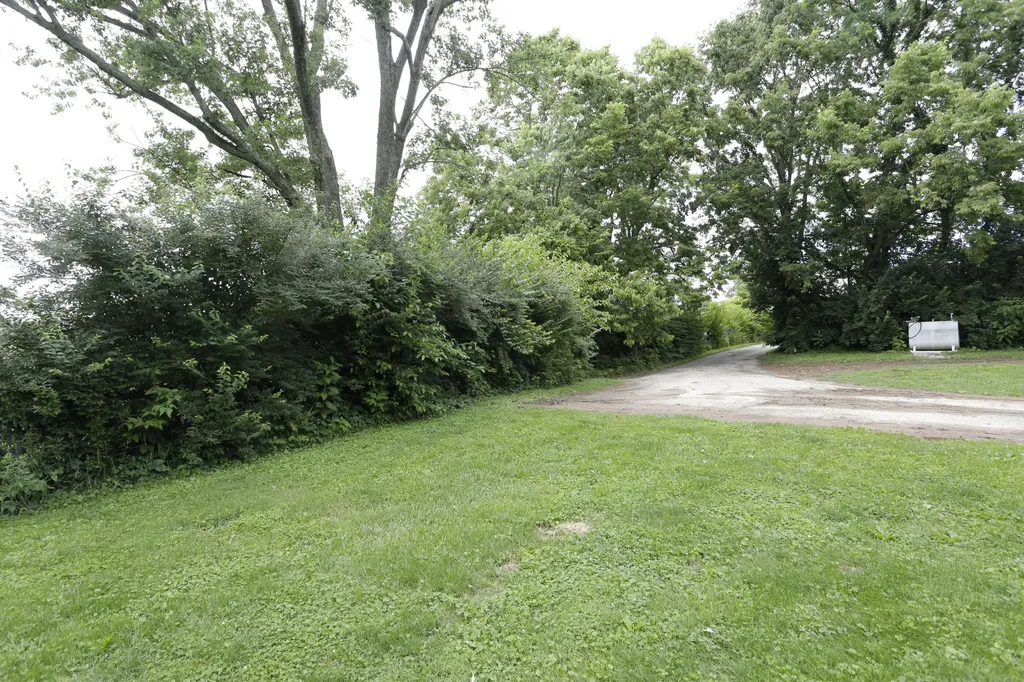 2600 Paynes Mill Road Versailles KY 40383