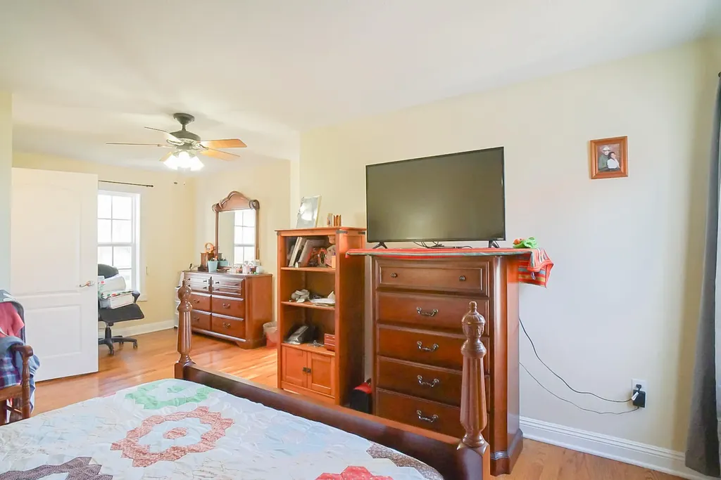 3268 Highway 635 Science Hill KY 42553