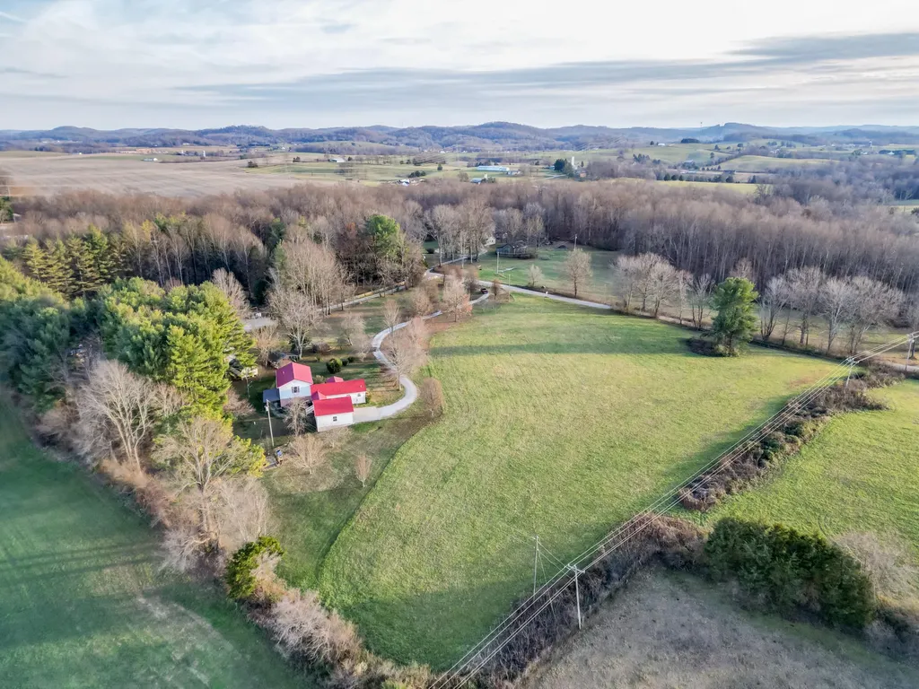 3268 Highway 635 Science Hill KY 42553