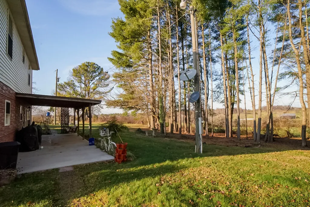 3268 Highway 635 Science Hill KY 42553