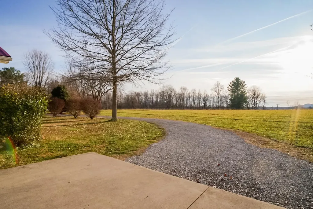 3268 Highway 635 Science Hill KY 42553