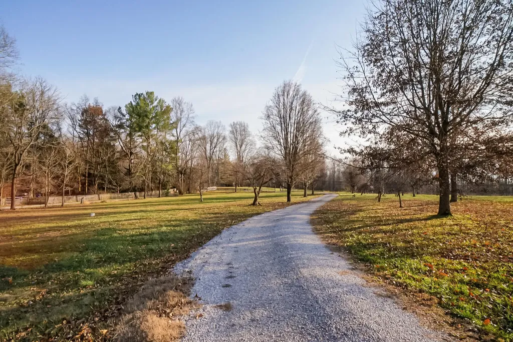 3268 Highway 635 Science Hill KY 42553