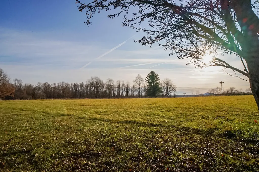 3268 Highway 635 Science Hill KY 42553