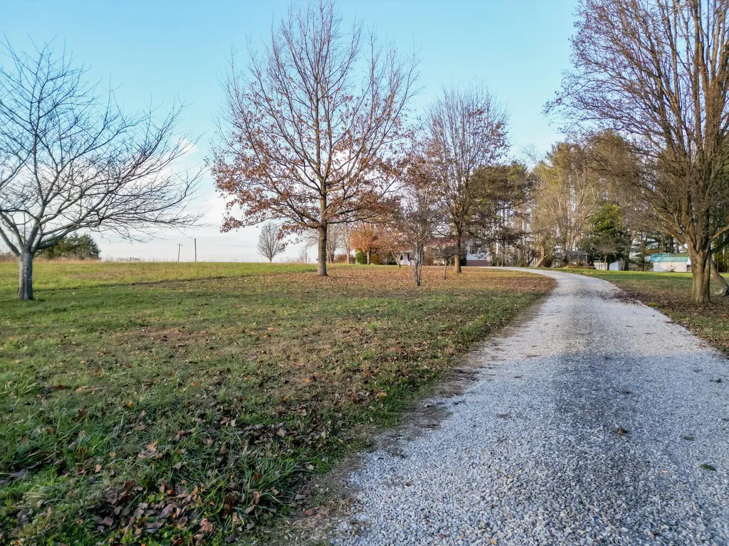 3268 Highway 635 Science Hill KY 42553