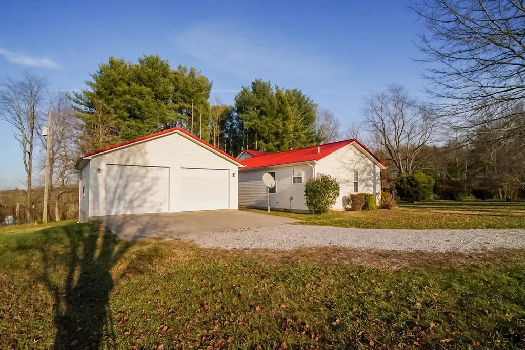 3268 Highway 635 Science Hill KY 42553