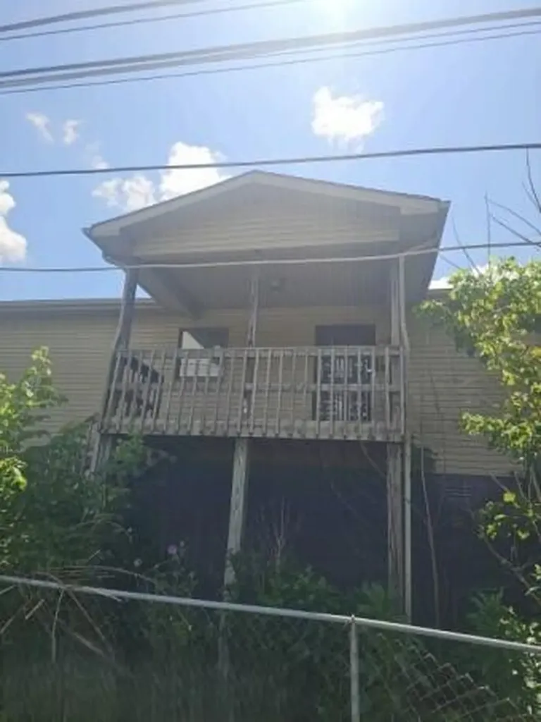 106 Sergent Street Evarts KY 40828
