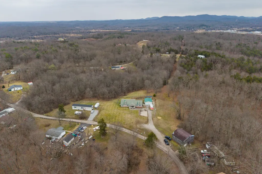 233 Cunningham Lane Winchester KY 40391