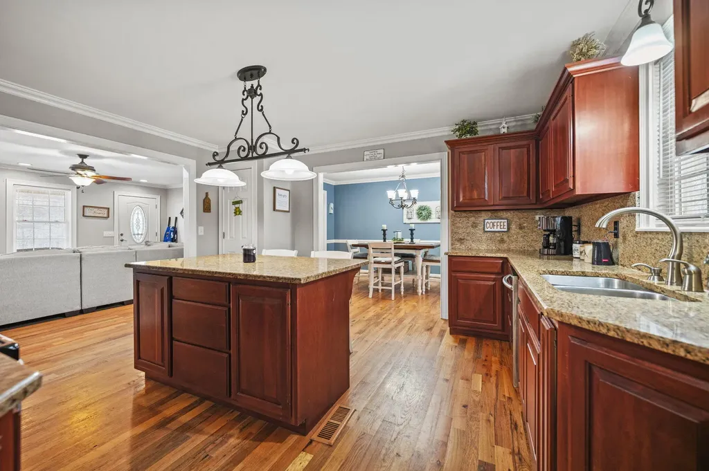 233 Cunningham Lane Winchester KY 40391