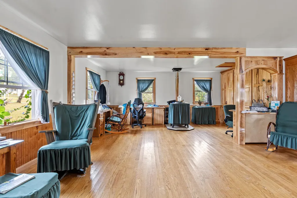 4445 Pine Grove Road Means KY 40346