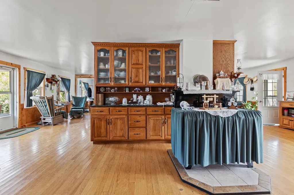4445 Pine Grove Road Means KY 40346