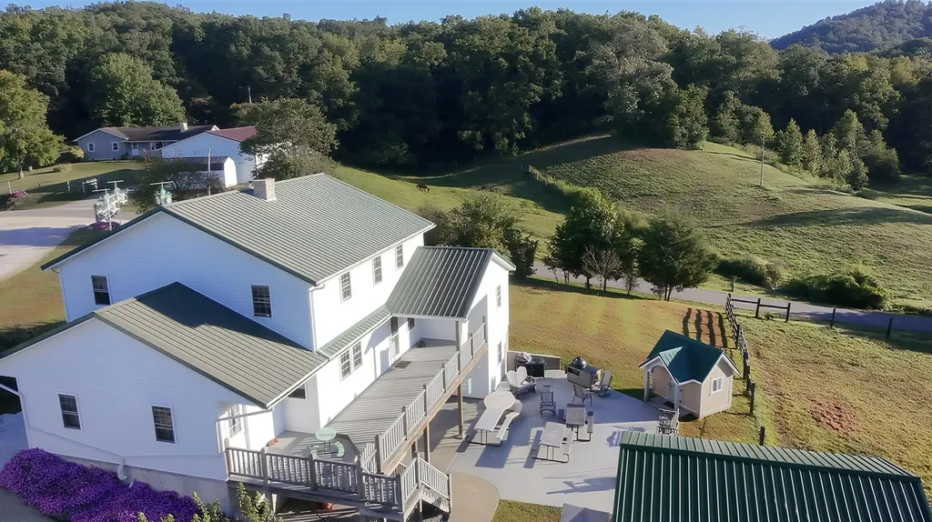 4445 Pine Grove Road Means KY 40346