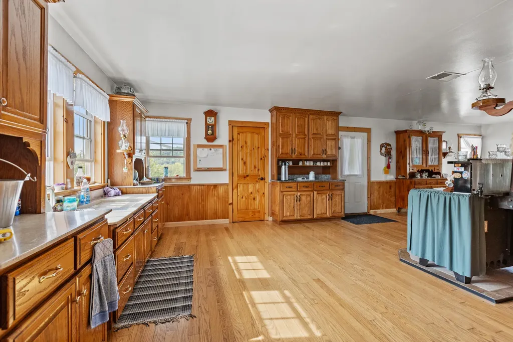 4445 Pine Grove Road Means KY 40346