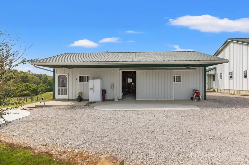 4445 Pine Grove Road Means KY 40346