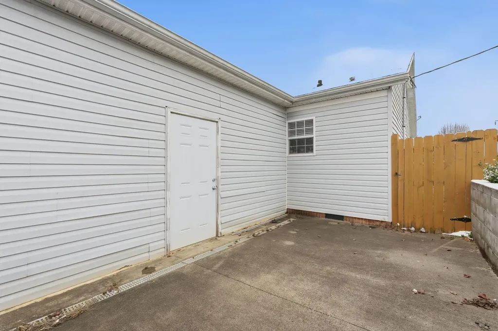 1027 Regency Road Danville KY 40422