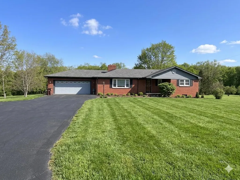 803 Clintonville Road Paris KY 40361
