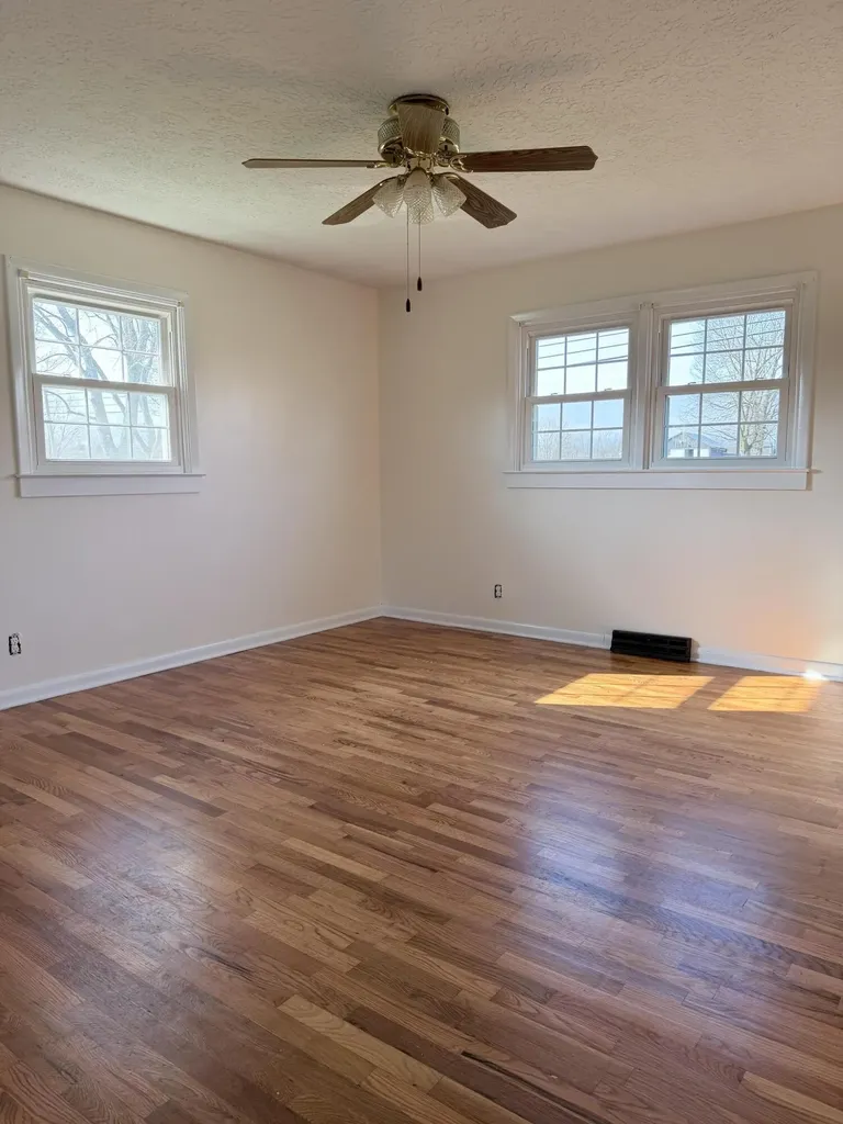 803 Clintonville Road Paris KY 40361