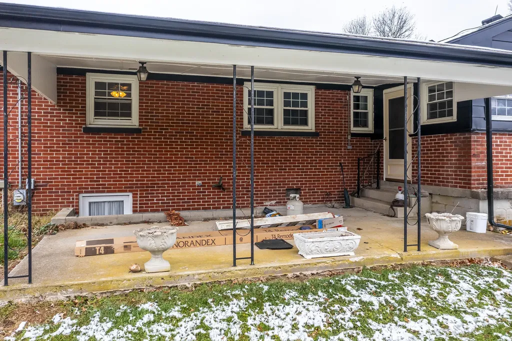 803 Clintonville Road Paris KY 40361
