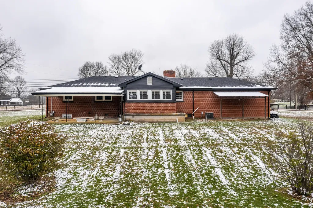803 Clintonville Road Paris KY 40361