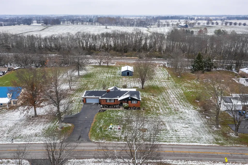 803 Clintonville Road Paris KY 40361