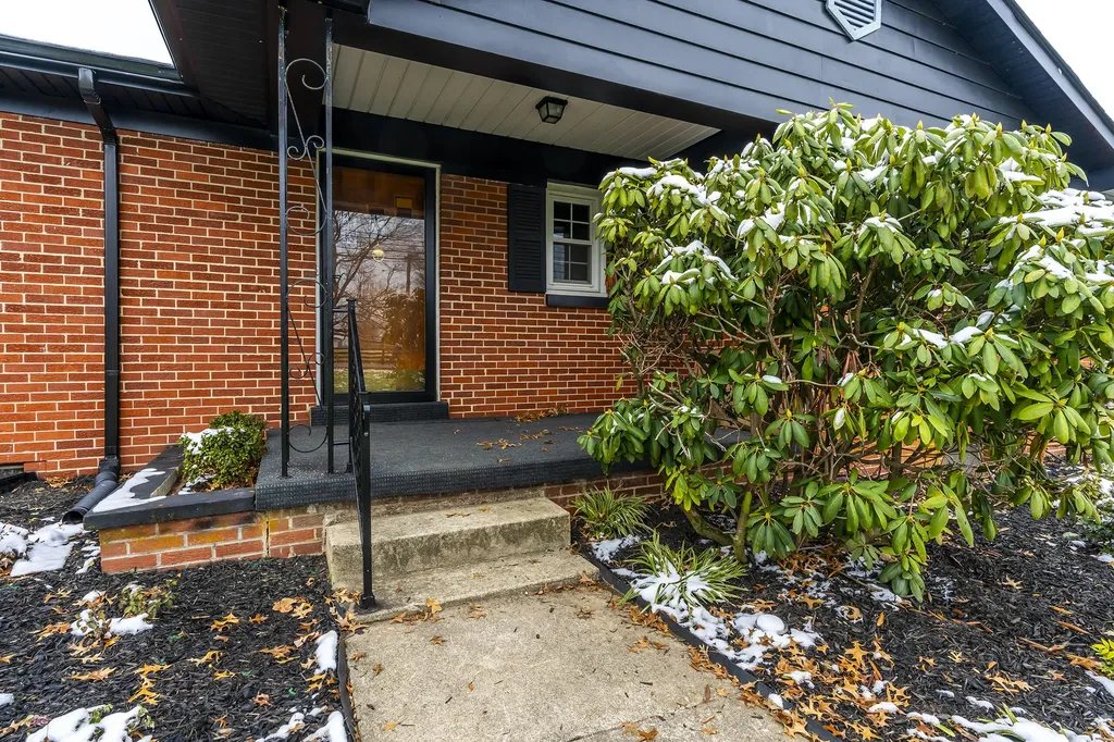 803 Clintonville Road Paris KY 40361