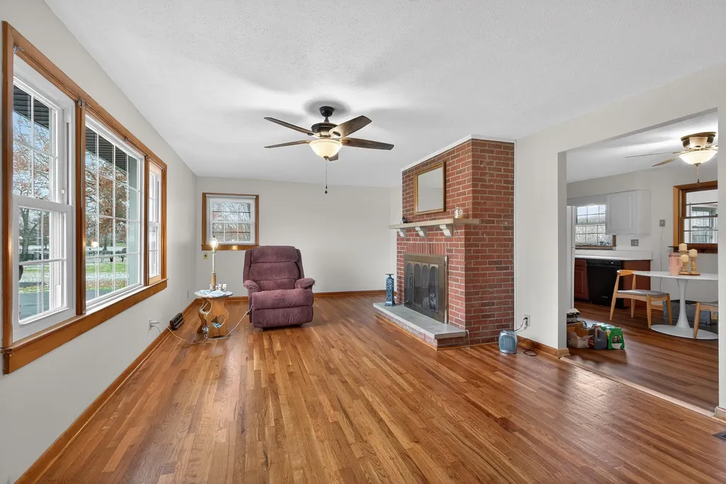 803 Clintonville Road Paris KY 40361