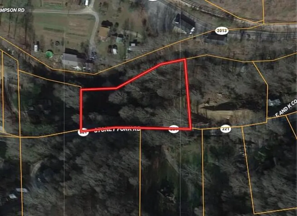 2663 Highway 221 Pineville KY 40977