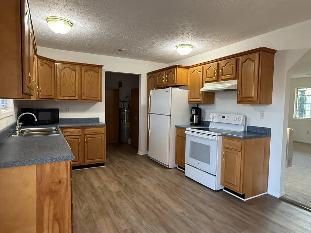 257 Johnny Bernard Lp Russell Springs KY 42642