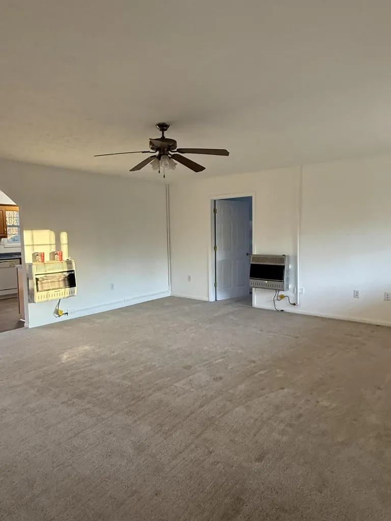 257 Johnny Bernard Lp Russell Springs KY 42642