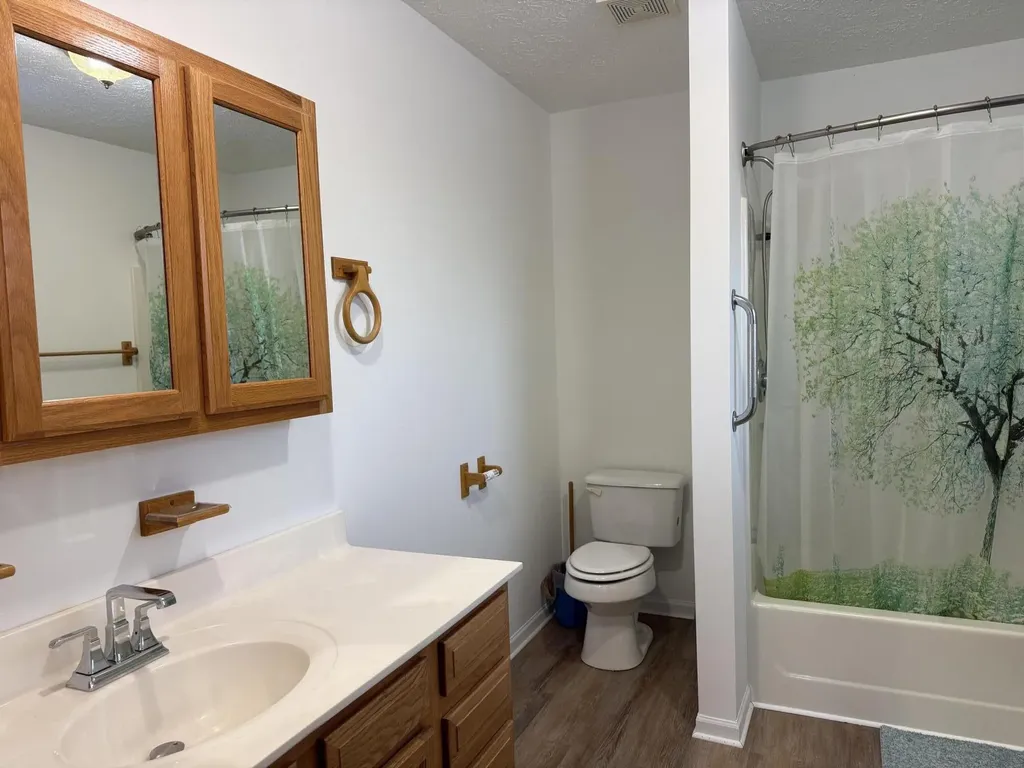 257 Johnny Bernard Lp Russell Springs KY 42642
